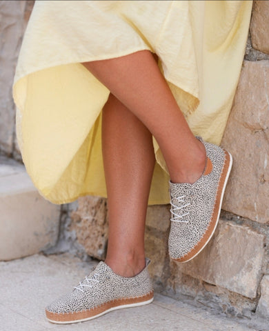 Lunar Women’s Evette Leather Plimsoll |Animal FLE056