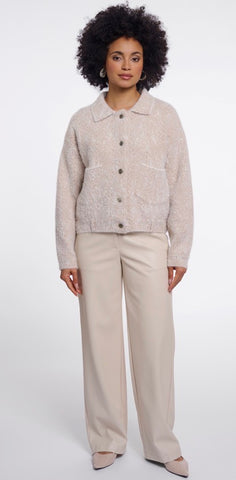 Indulge in the luxurious softness of the Bubbly jacket in a beautiful be...